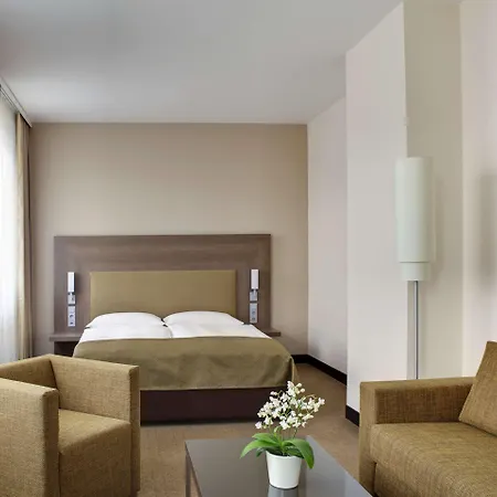 Intercityhotel 4*