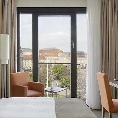 Hotel Intercityhotel 4*